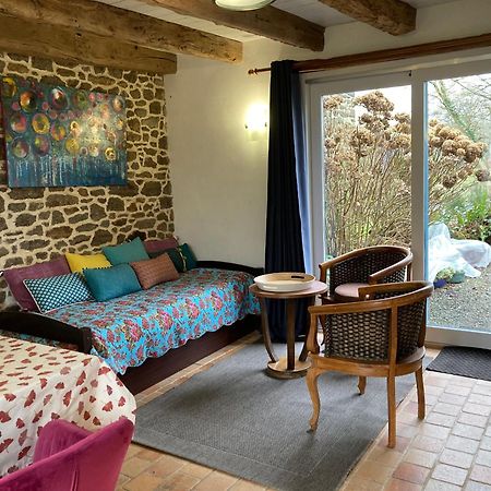 Au Pont Ricoul Bed & Breakfast Saint-Pierre-de-Plesguen Екстериор снимка