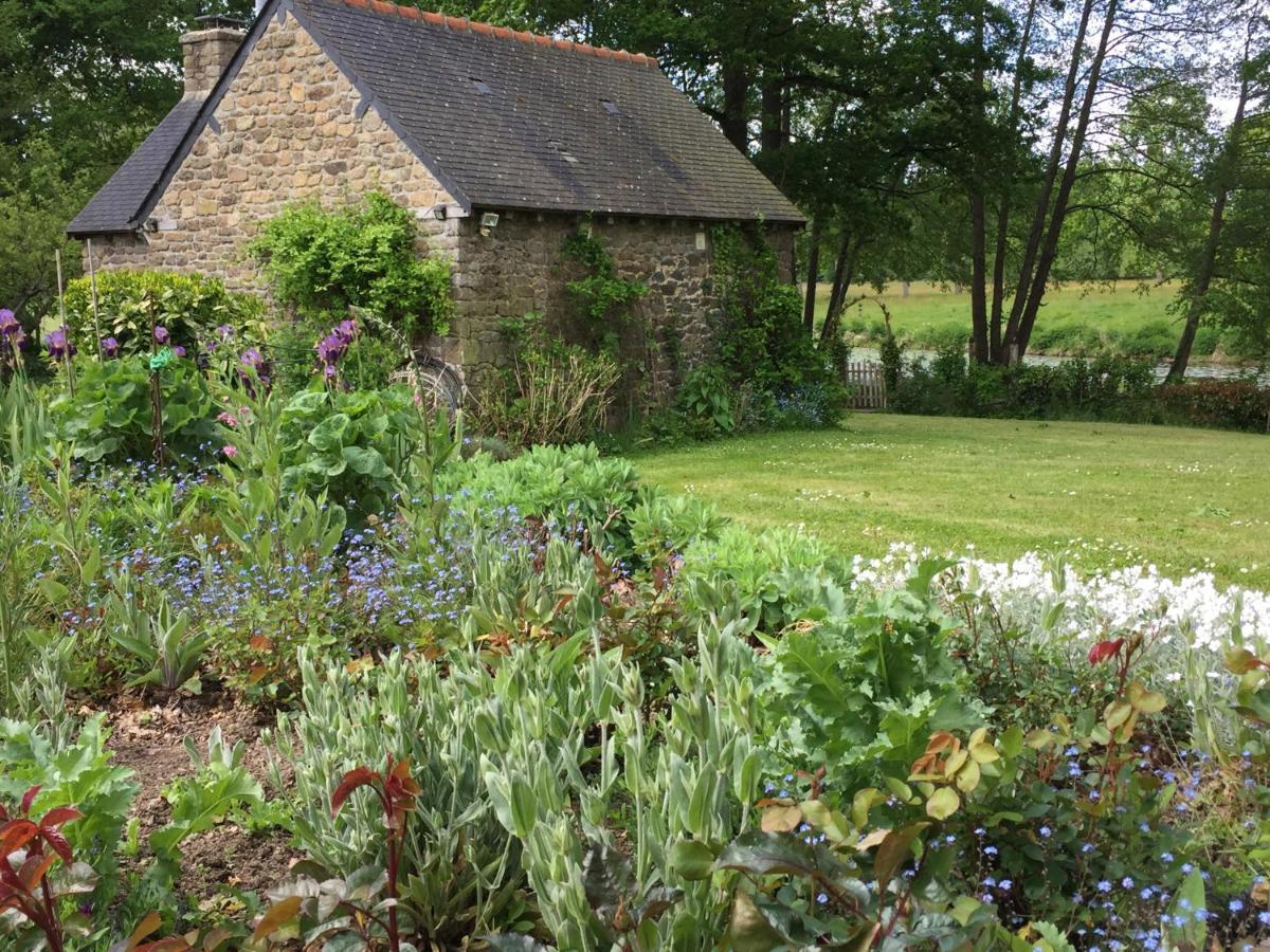 Au Pont Ricoul Bed & Breakfast Saint-Pierre-de-Plesguen Екстериор снимка