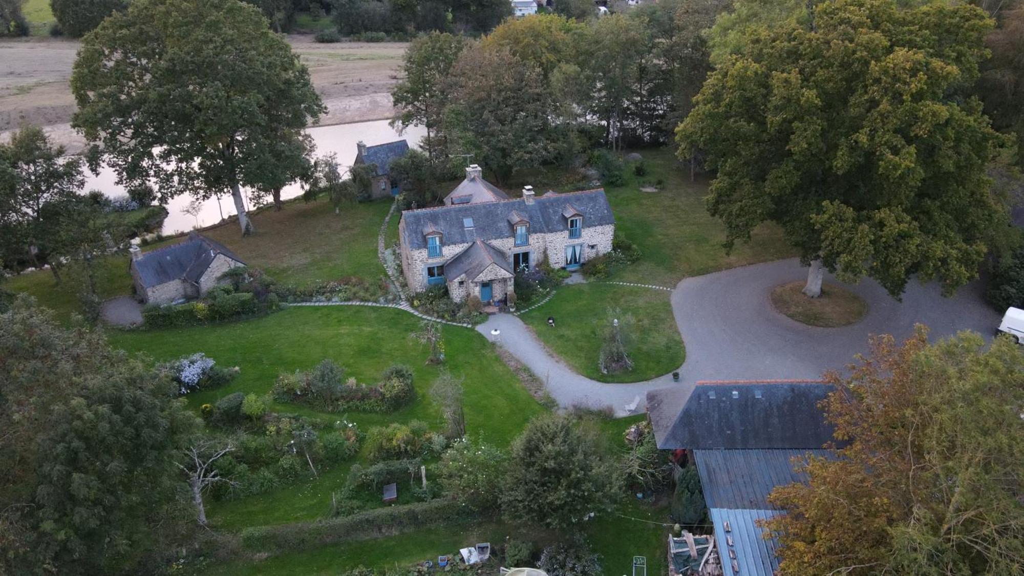 Au Pont Ricoul Bed & Breakfast Saint-Pierre-de-Plesguen Екстериор снимка