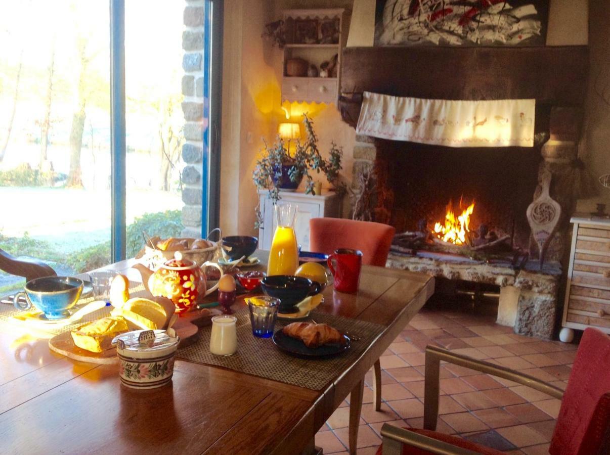 Au Pont Ricoul Bed & Breakfast Saint-Pierre-de-Plesguen Екстериор снимка